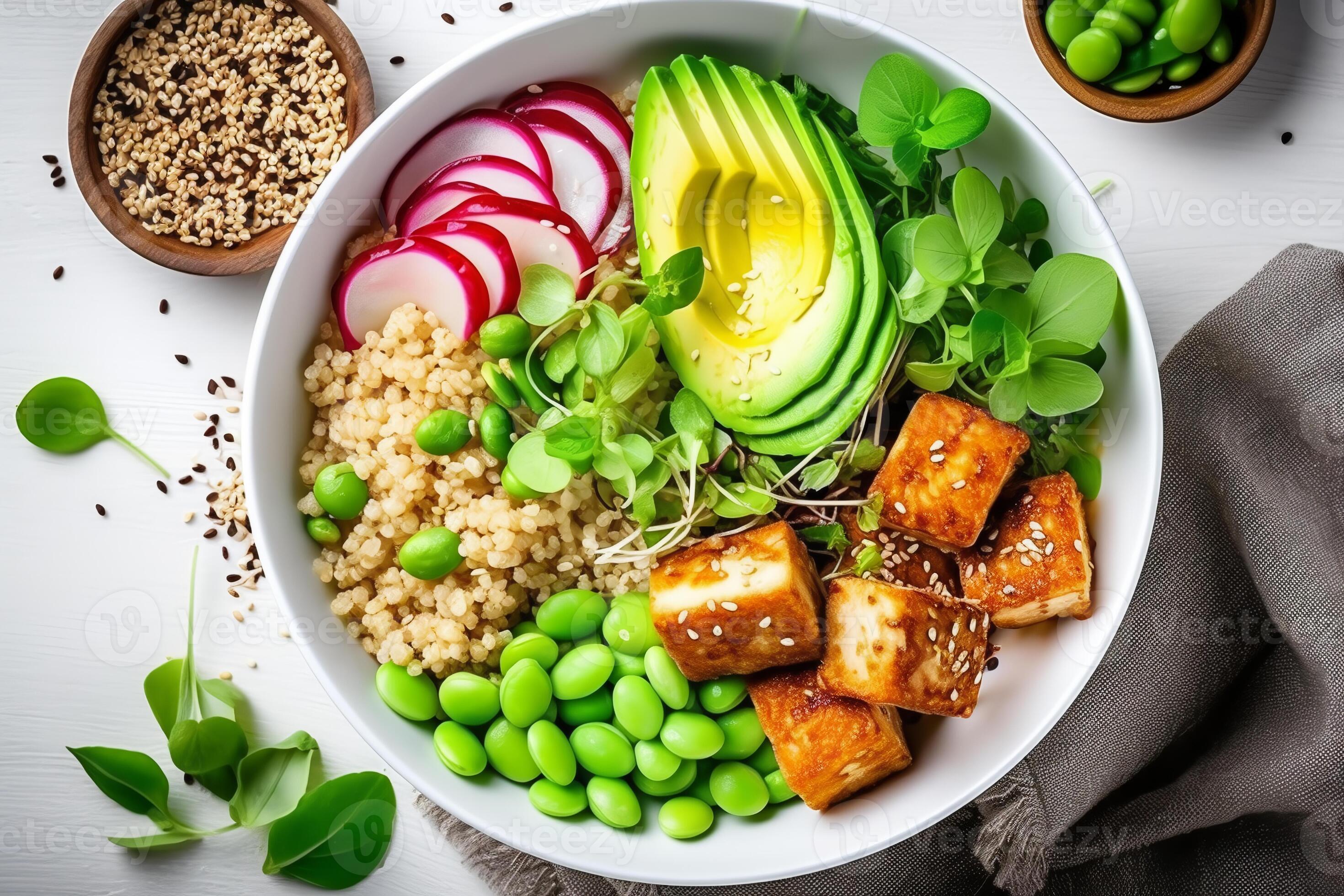 Bol Buddha cu Quinoa și Tofu Crocant