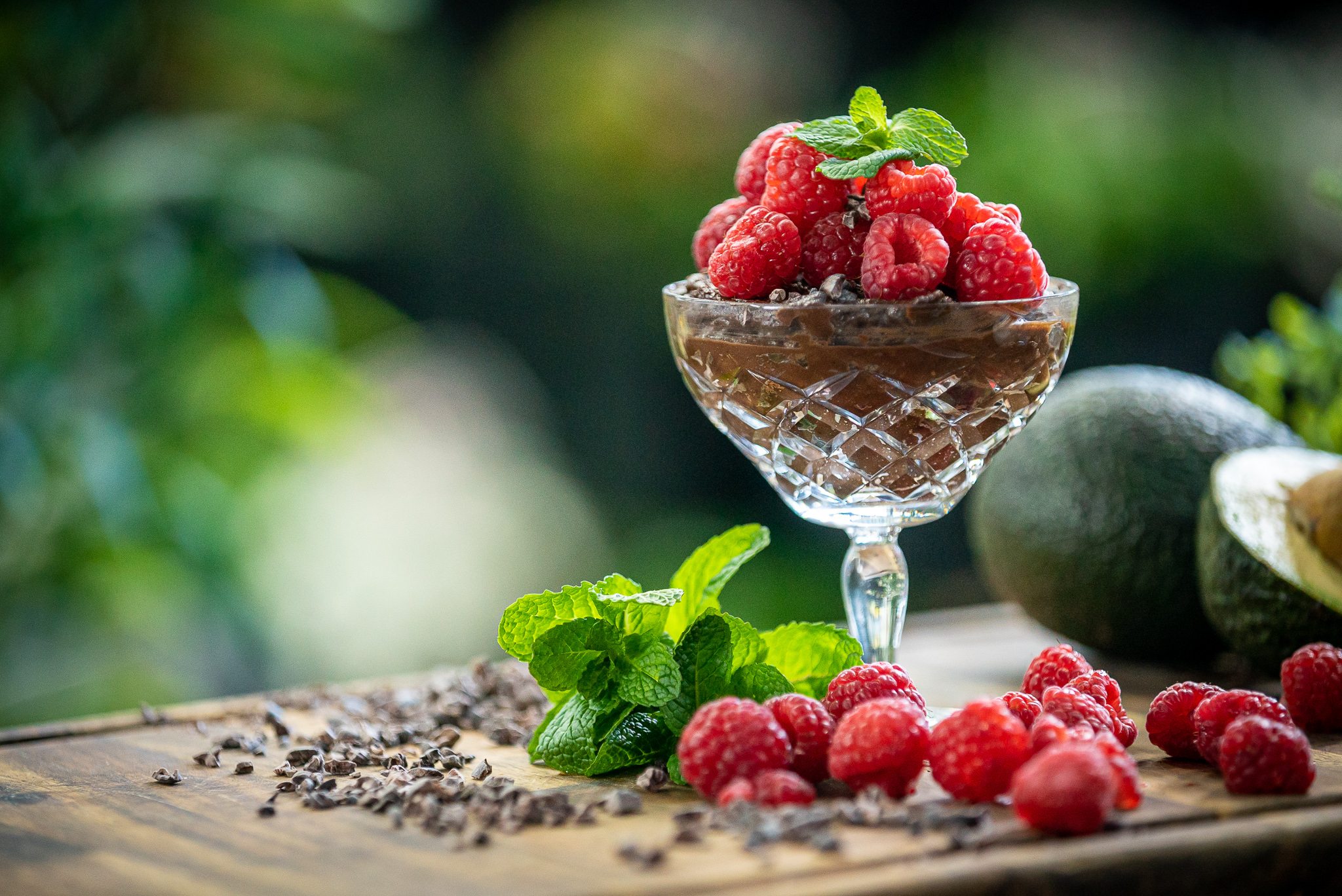 Mousse de Ciocolată cu Avocado și Fructe de Pădure