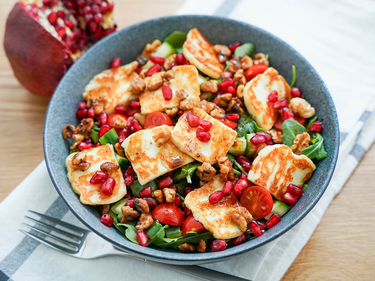 Salată cu Halloumi Grătar și Rodii