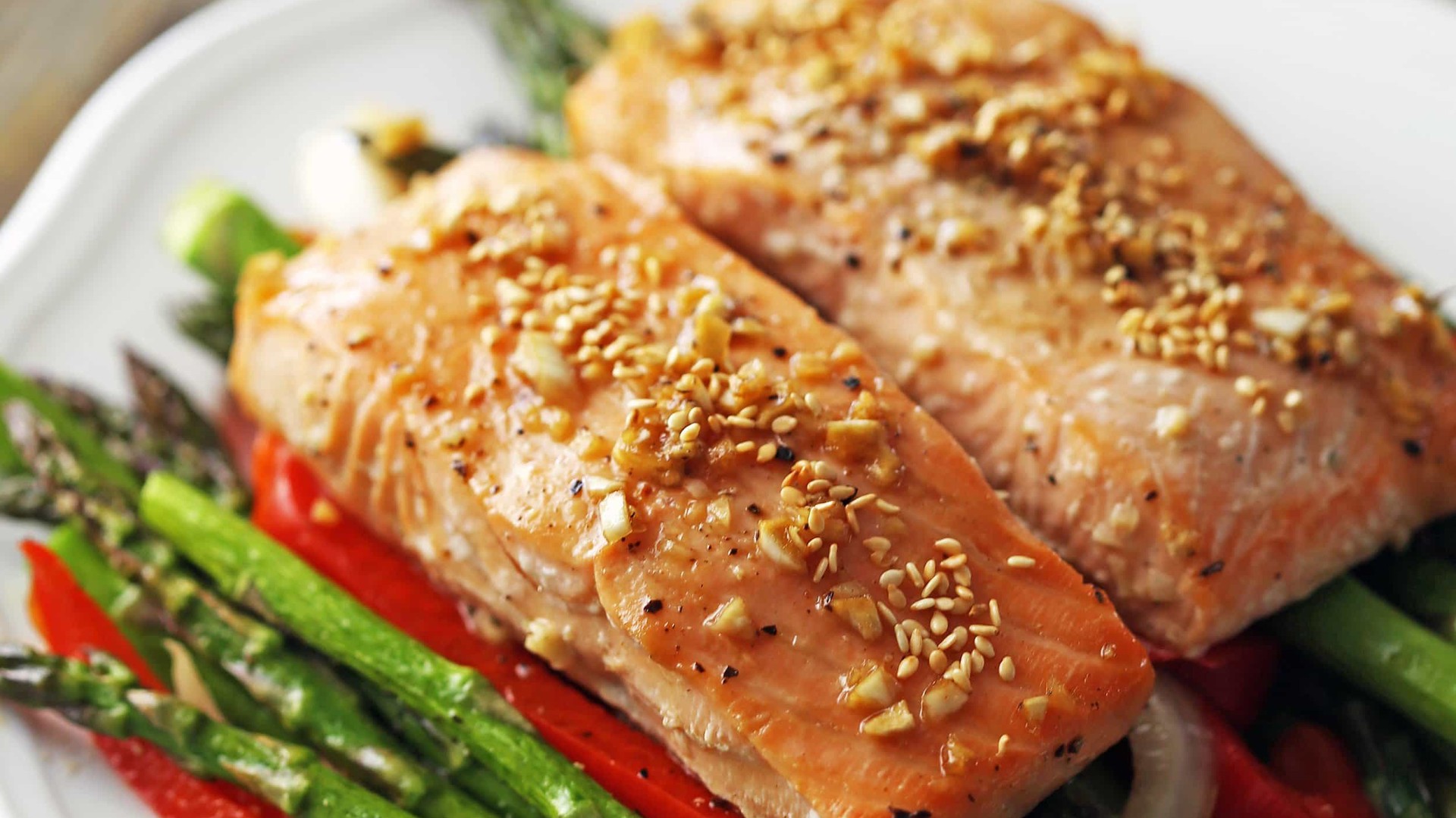 Somon la Cuptor cu Sparanghel