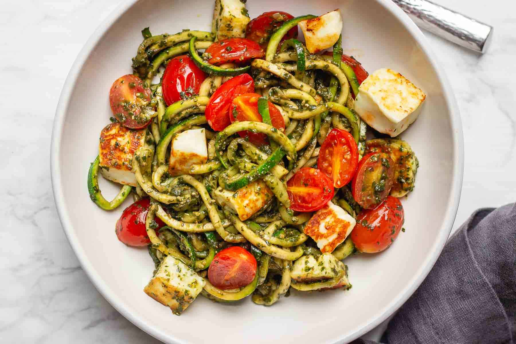 Zoodles cu Pesto și Roșii Cherry